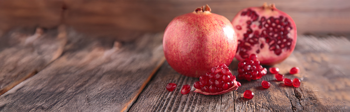 Eating Pomegranates The Easy Way